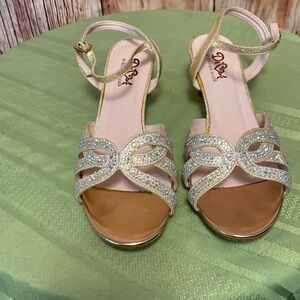 Diva Benjamin-Walk Champagne Women Sandals Size 9 Embellished with Jewels